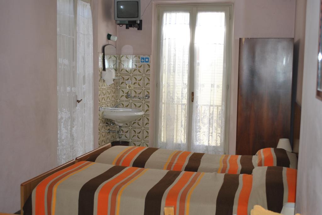 Albergo Alla Rocca Garda  Habitación foto