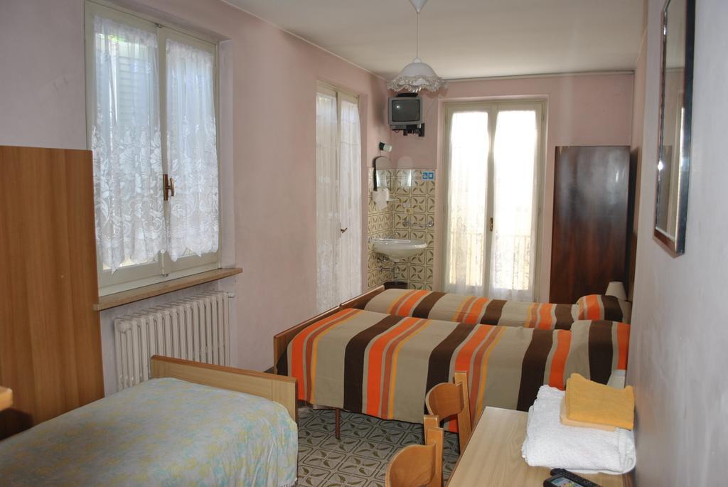 Albergo Alla Rocca Garda  Habitación foto