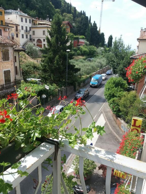 Albergo Alla Rocca Garda  Exterior foto